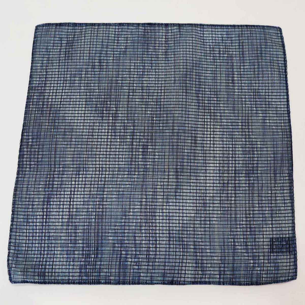 紋紗織ポケットチーフ・ネイビーの表面